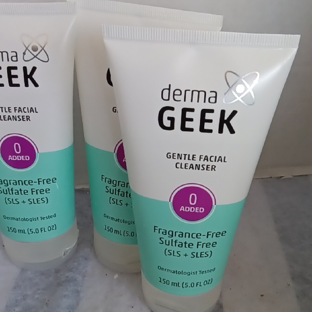 Derma Geek Gentle Facial Cleanser — Fragrance-Free (Mint)